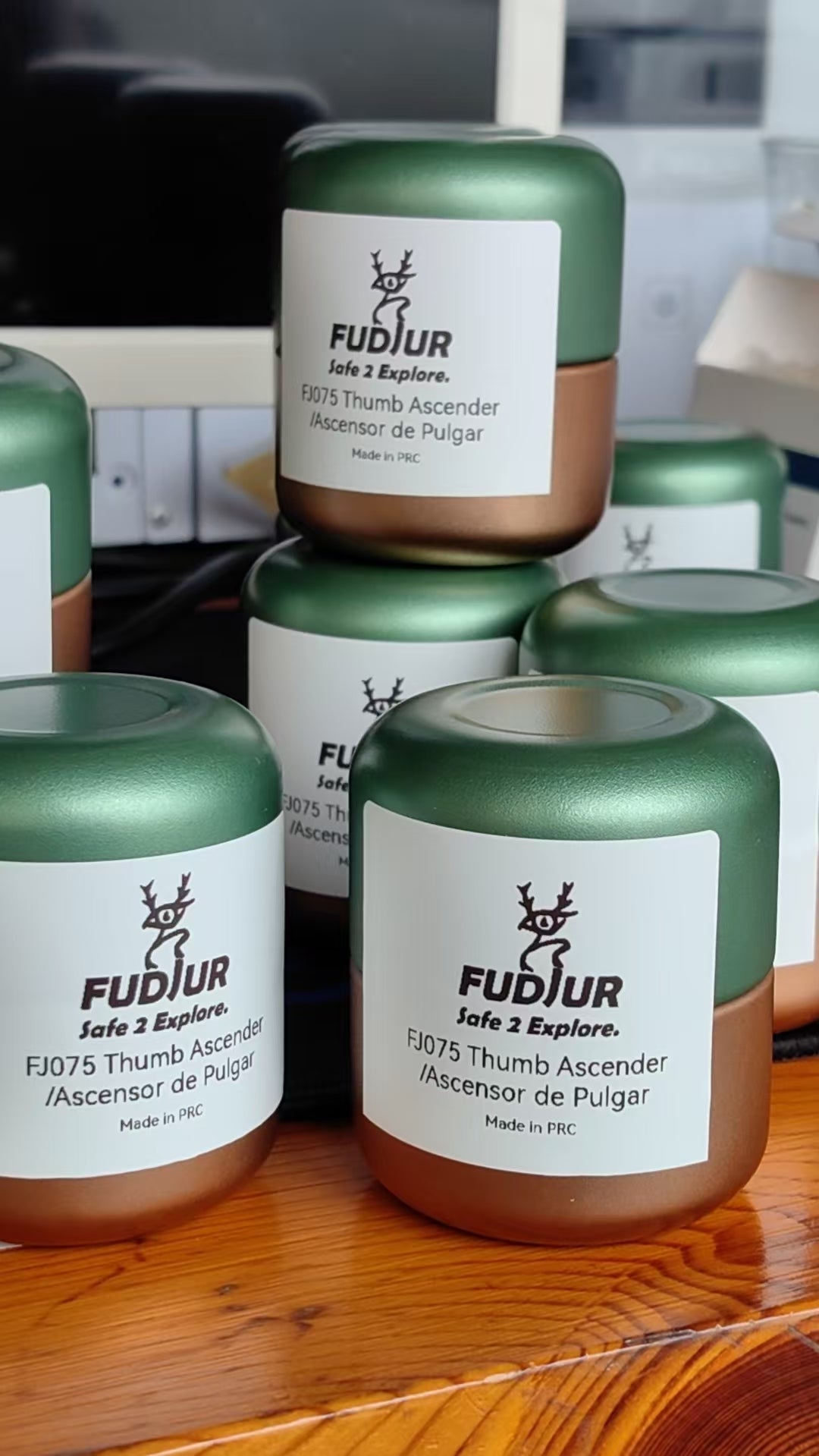 The ultralight multi-purpose rope grab is a standard ascender