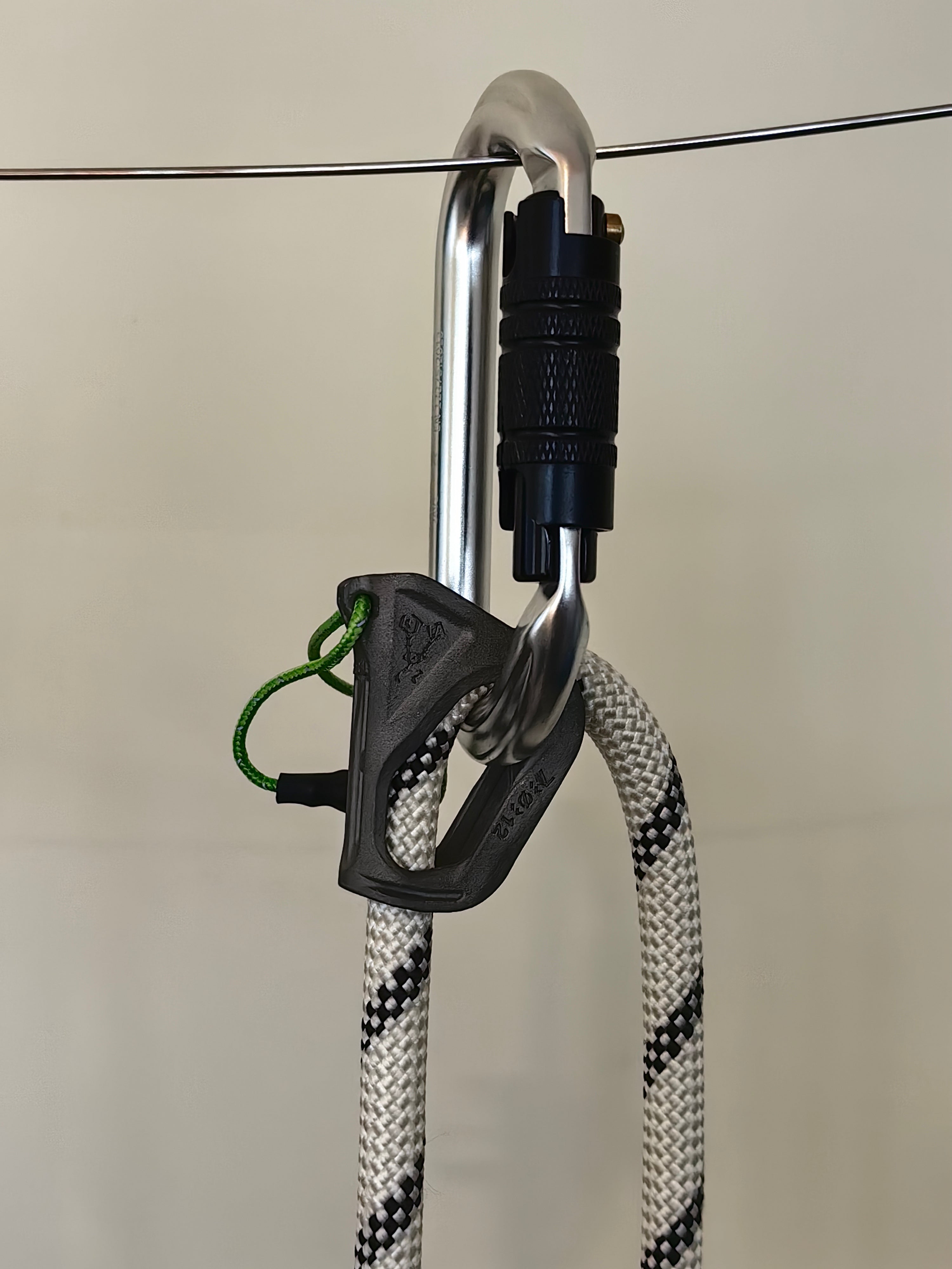 The ultralight multi-purpose rope grab is a standard ascender